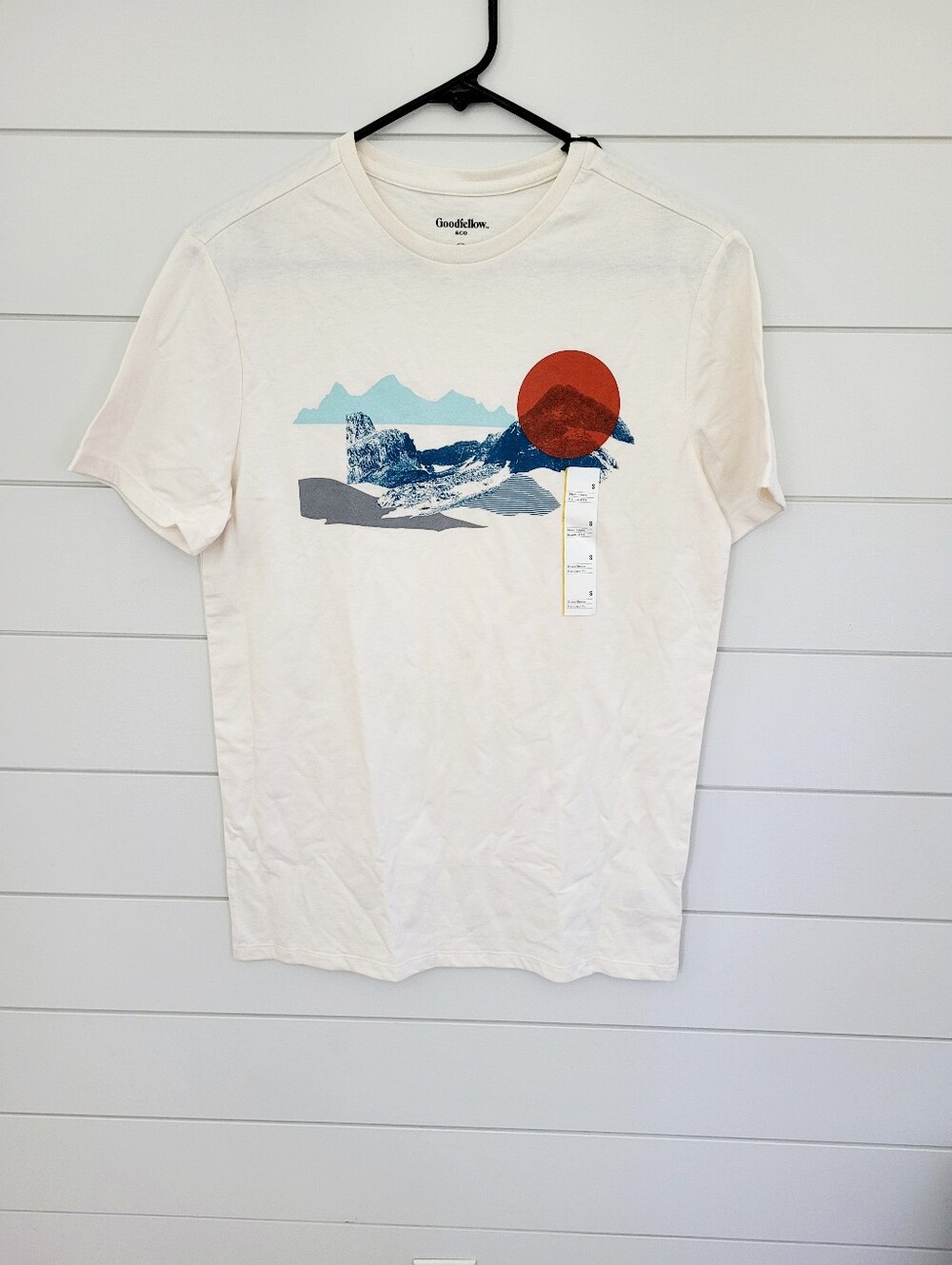 Goodfellow Mens Short Sleeve Graphic T-Shirt S Cream Mountain Sun Dog Bone NWT